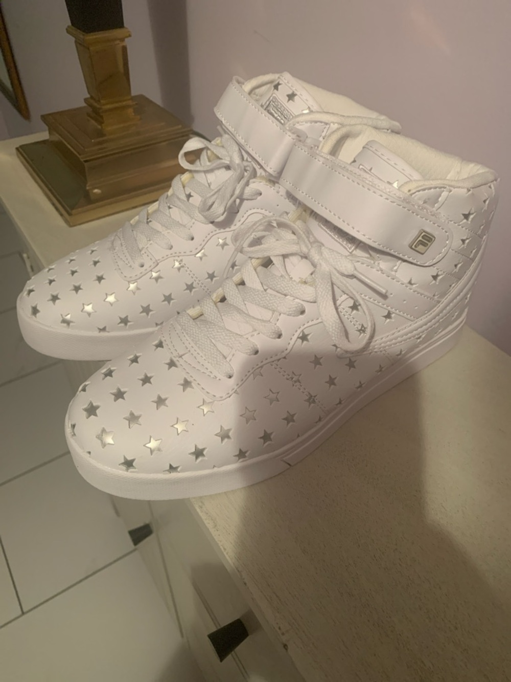 NWOT Fila -Womens White Star-Accent High Top Sneakers - Picture 8 of 8